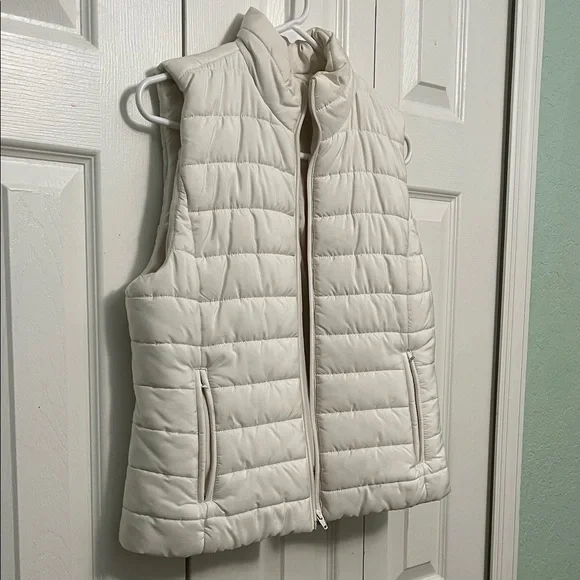 Loft White Quilted Puffer Vest medium - Picture 2 of 4